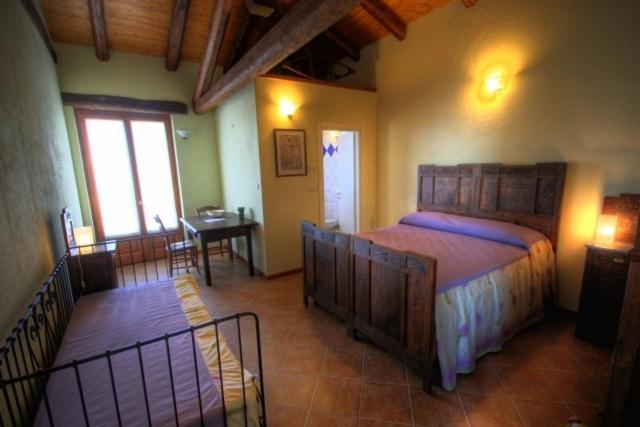 Azienda Agrituristica Alcastle Montabone Rum bild